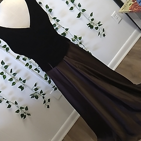 "Perfect Classic" BROWN SCOTT McCLINTOCK GOWN SZ 16 VELVETY AND SATIN LOOK... - Picture 11 of 13